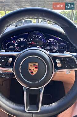 Внедорожник / Кроссовер Porsche Cayenne 2018 в 