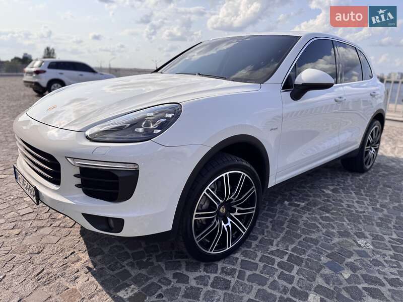 Позашляховик / Кросовер Porsche Cayenne 2015 в Дніпрі