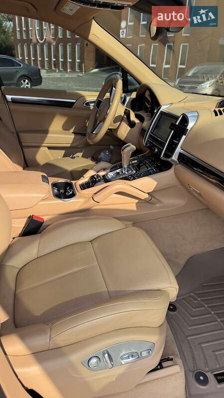 Позашляховик / Кросовер Porsche Cayenne 2015 в Дніпрі