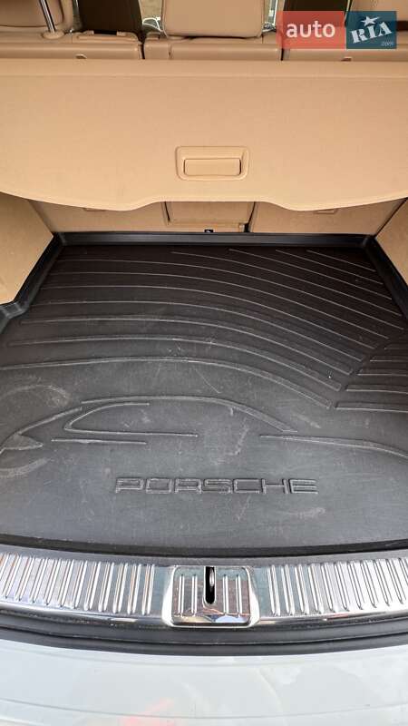 Позашляховик / Кросовер Porsche Cayenne 2015 в Дніпрі