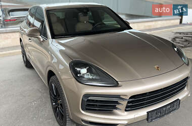 Внедорожник / Кроссовер Porsche Cayenne 2018 в 