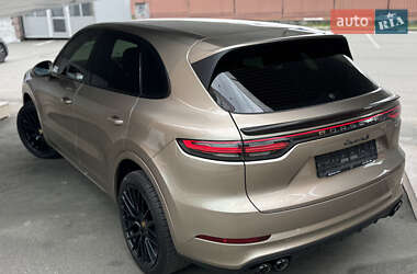 Внедорожник / Кроссовер Porsche Cayenne 2018 в 