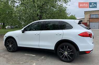 Позашляховик / Кросовер Porsche Cayenne 2014 в 