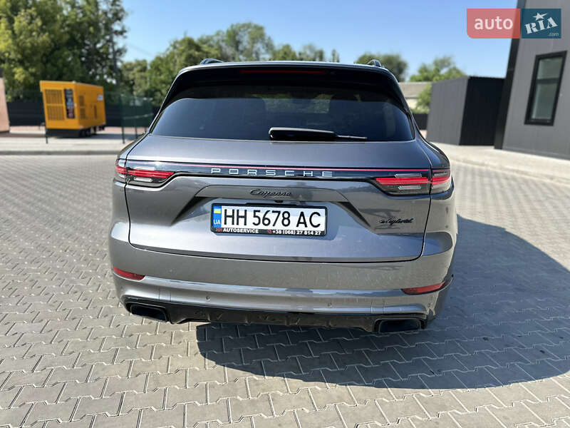 Позашляховик / Кросовер Porsche Cayenne 2019 в Одесі