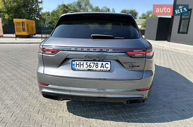 Внедорожник / Кроссовер Porsche Cayenne 2019 в 