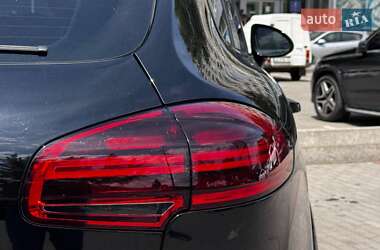 Внедорожник / Кроссовер Porsche Cayenne 2017 в 