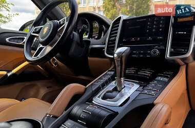 Внедорожник / Кроссовер Porsche Cayenne 2017 в 