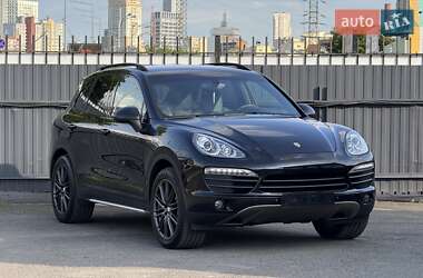 Внедорожник / Кроссовер Porsche Cayenne 2011 в 
