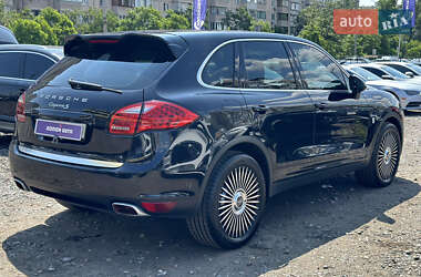 Внедорожник / Кроссовер Porsche Cayenne 2013 в 