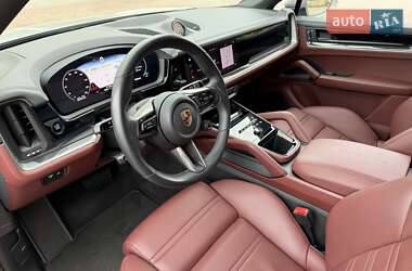 Внедорожник / Кроссовер Porsche Cayenne 2023 в 