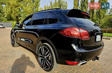 Внедорожник / Кроссовер Porsche Cayenne 2013 в 