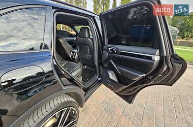 Внедорожник / Кроссовер Porsche Cayenne 2013 в 