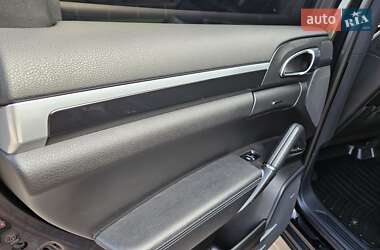 Внедорожник / Кроссовер Porsche Cayenne 2013 в 