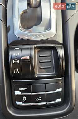 Внедорожник / Кроссовер Porsche Cayenne 2013 в 