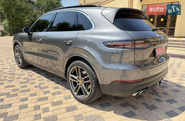 Внедорожник / Кроссовер Porsche Cayenne 2020 в 