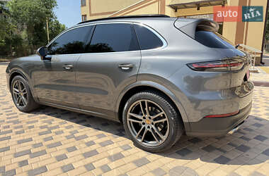 Внедорожник / Кроссовер Porsche Cayenne 2020 в 