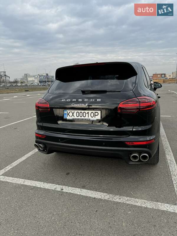 Позашляховик / Кросовер Porsche Cayenne 2016 в Києві
