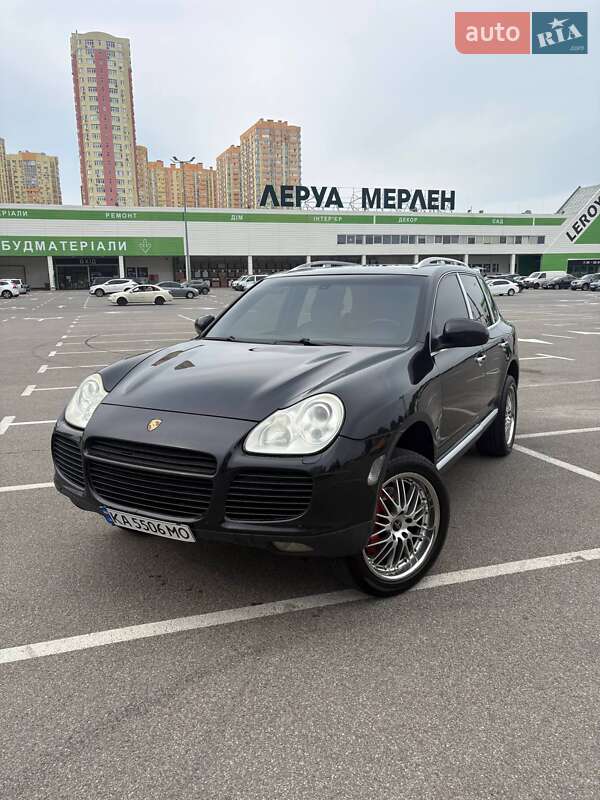 Внедорожник / Кроссовер Porsche Cayenne 2004 в 