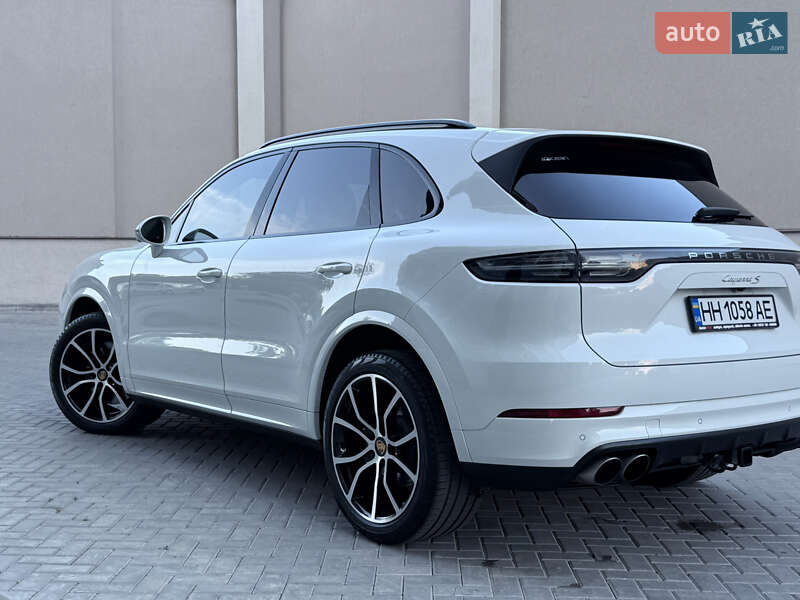 Внедорожник / Кроссовер Porsche Cayenne 2019 в Одессе
