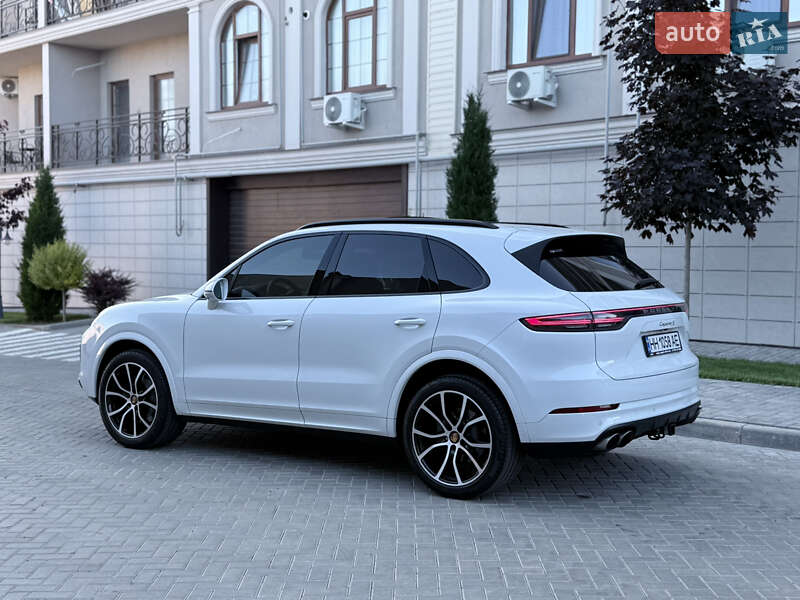 Внедорожник / Кроссовер Porsche Cayenne 2019 в Одессе