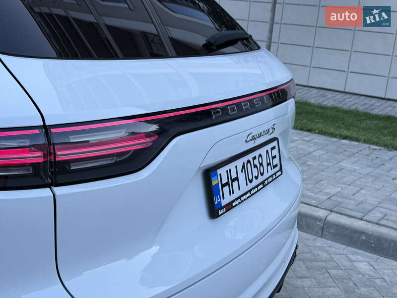 Внедорожник / Кроссовер Porsche Cayenne 2019 в Одессе