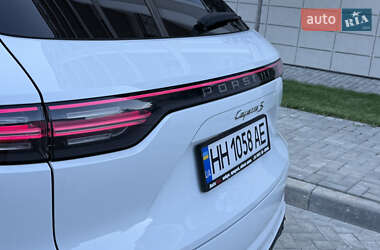 Внедорожник / Кроссовер Porsche Cayenne 2020 в 
