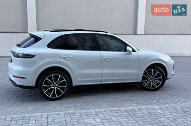 Внедорожник / Кроссовер Porsche Cayenne 2020 в 