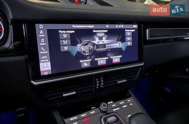 Внедорожник / Кроссовер Porsche Cayenne 2020 в 