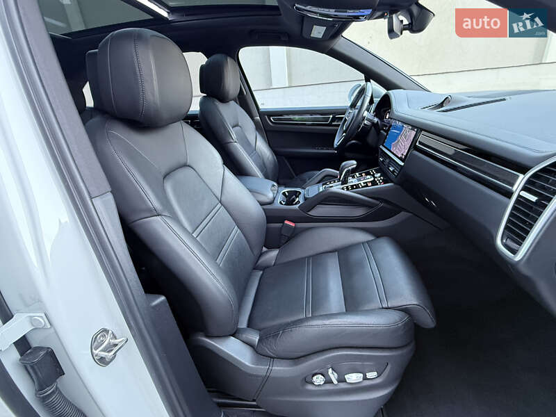 Внедорожник / Кроссовер Porsche Cayenne 2019 в Одессе