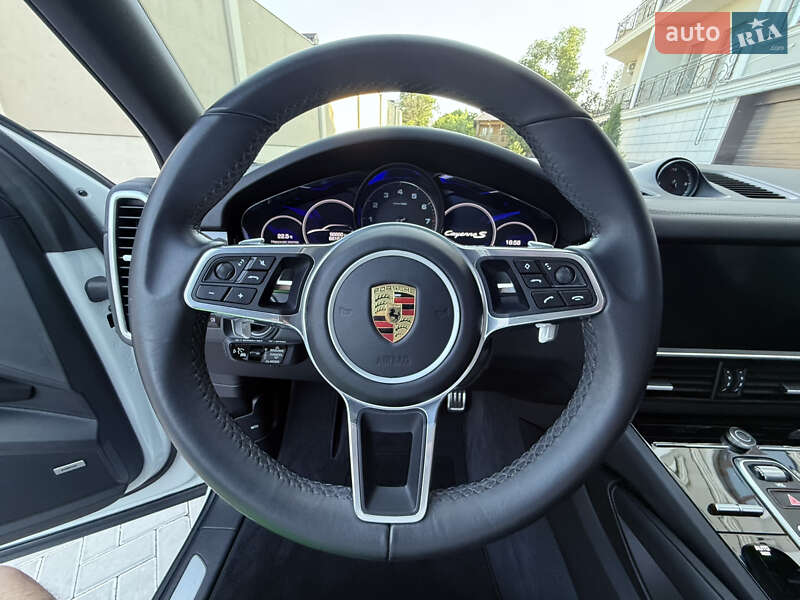 Внедорожник / Кроссовер Porsche Cayenne 2019 в Одессе