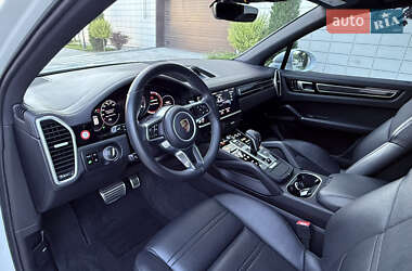 Внедорожник / Кроссовер Porsche Cayenne 2020 в 
