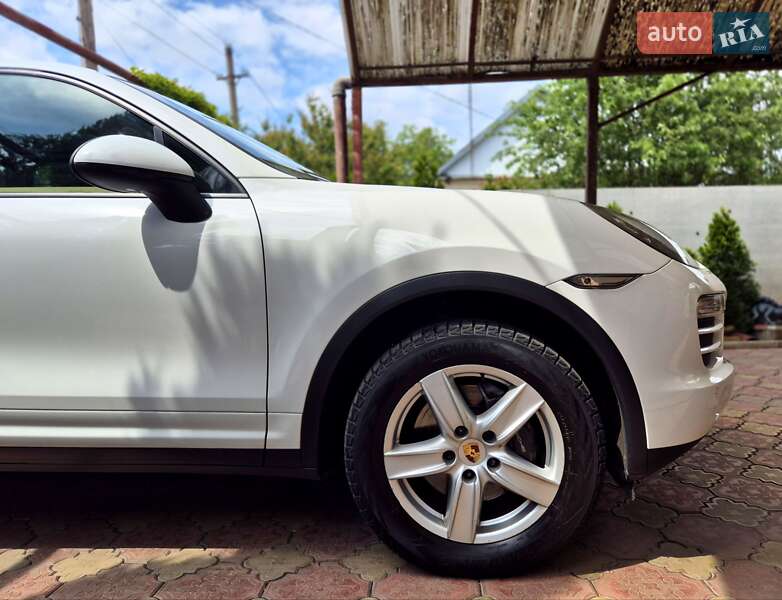 Позашляховик / Кросовер Porsche Cayenne 2013 в Запоріжжі