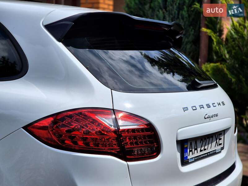 Позашляховик / Кросовер Porsche Cayenne 2013 в Запоріжжі