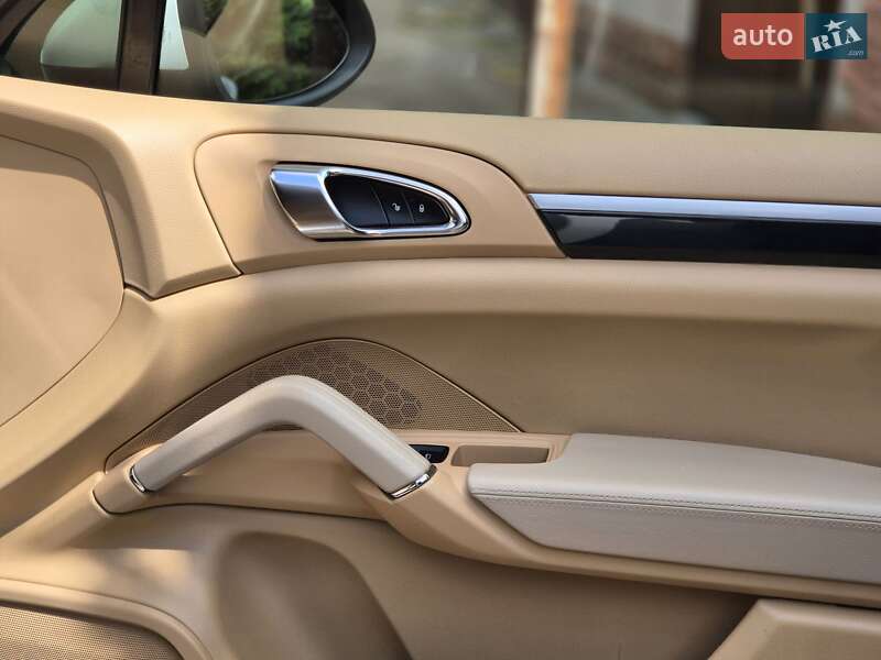 Позашляховик / Кросовер Porsche Cayenne 2013 в Запоріжжі