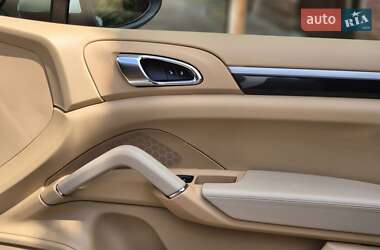 Внедорожник / Кроссовер Porsche Cayenne 2013 в 