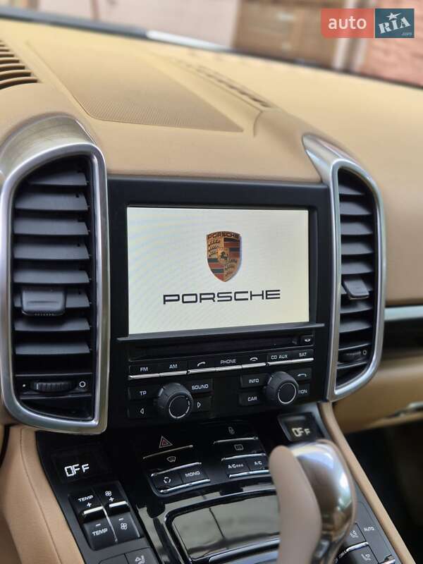 Позашляховик / Кросовер Porsche Cayenne 2013 в Запоріжжі