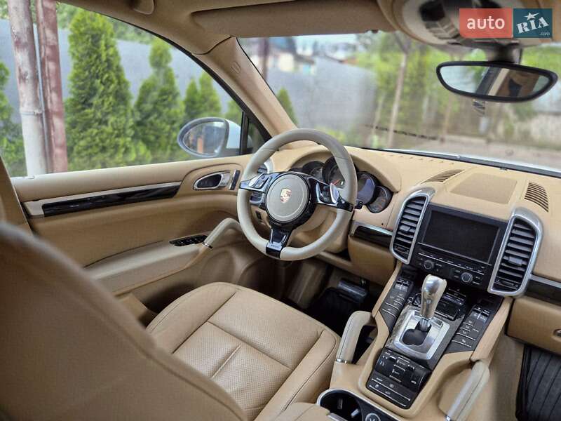 Позашляховик / Кросовер Porsche Cayenne 2013 в Запоріжжі