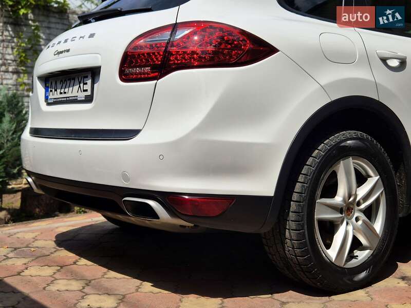Позашляховик / Кросовер Porsche Cayenne 2013 в Запоріжжі