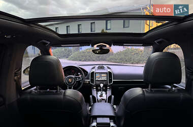 Внедорожник / Кроссовер Porsche Cayenne 2015 в 