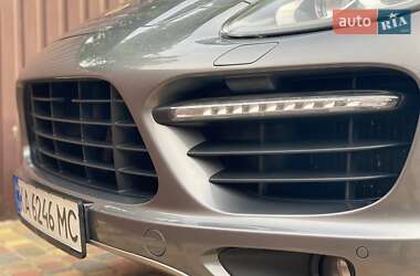 Внедорожник / Кроссовер Porsche Cayenne 2010 в 