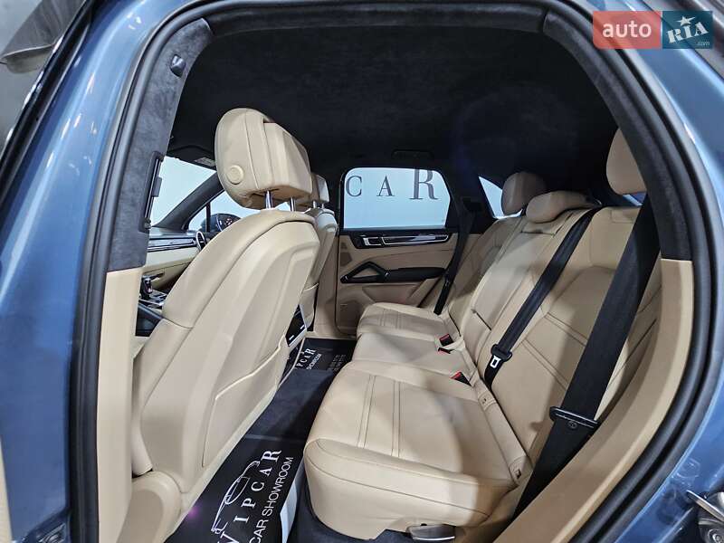 Внедорожник / Кроссовер Porsche Cayenne 2018 в Киеве фото 12 Внедорожник / Кроссовер Porsche Cayenne 2018 в Киеве