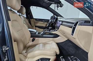 Позашляховик / Кросовер Porsche Cayenne 2018 в 