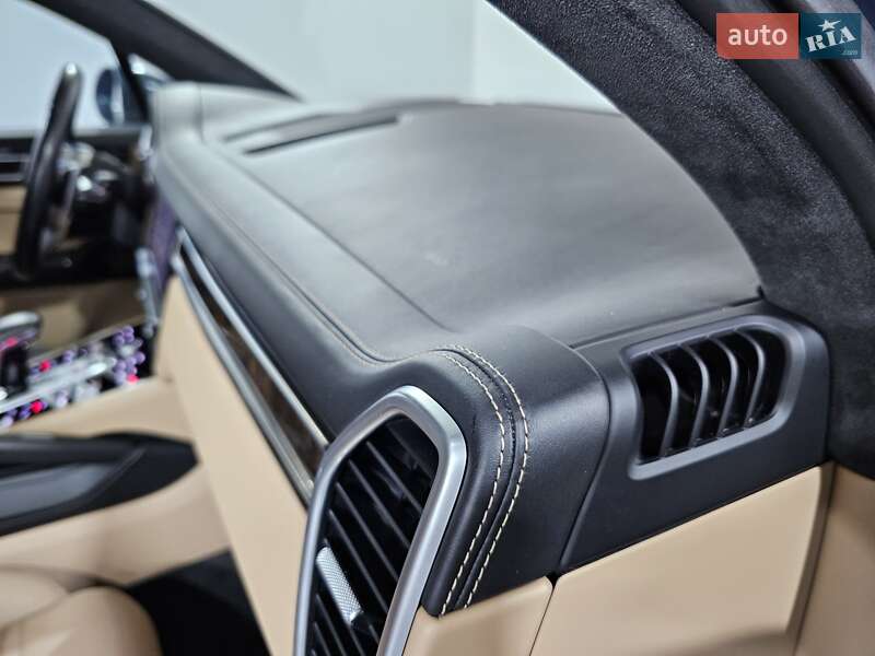 Внедорожник / Кроссовер Porsche Cayenne 2018 в Киеве фото 23 Внедорожник / Кроссовер Porsche Cayenne 2018 в Киеве