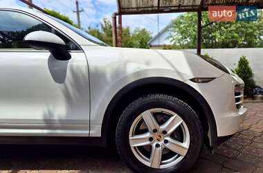 Позашляховик / Кросовер Porsche Cayenne 2013 в 