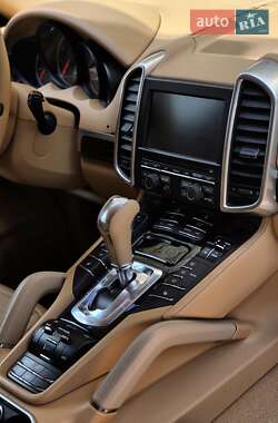 Позашляховик / Кросовер Porsche Cayenne 2013 в 