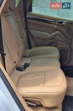 Позашляховик / Кросовер Porsche Cayenne 2013 в 