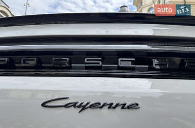 Позашляховик / Кросовер Porsche Cayenne 2024 в 