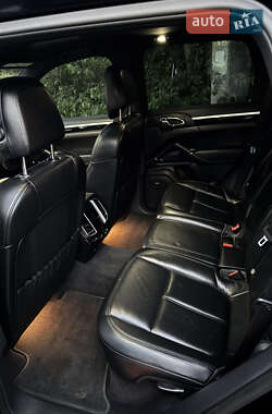 Внедорожник / Кроссовер Porsche Cayenne 2012 в 