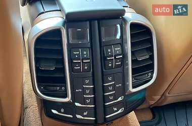 Внедорожник / Кроссовер Porsche Cayenne 2013 в 