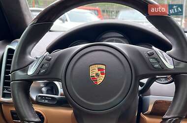 Внедорожник / Кроссовер Porsche Cayenne 2013 в 